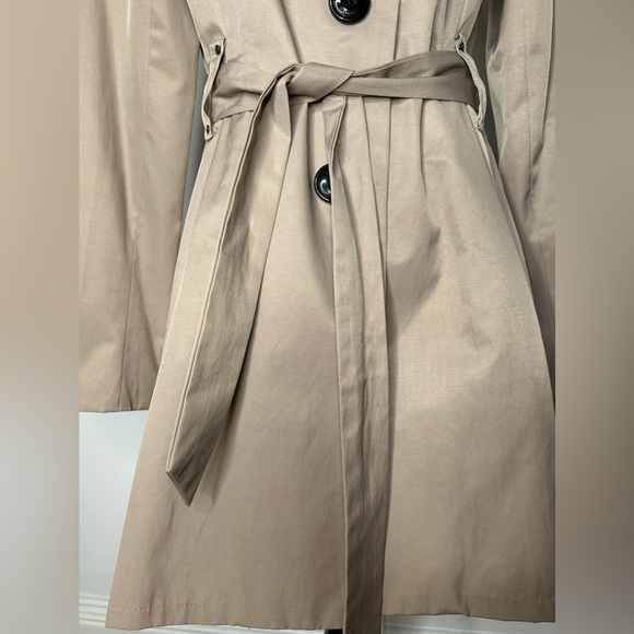 Elegant design coat - Picture 6 of 14